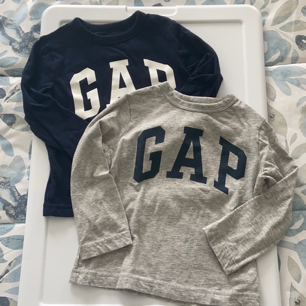 Bundle of 2 Gap Long Sleeve T-Shirts